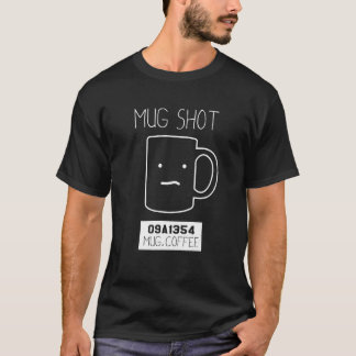 Camiseta Bebedor de café   Foto policial con juego de palab