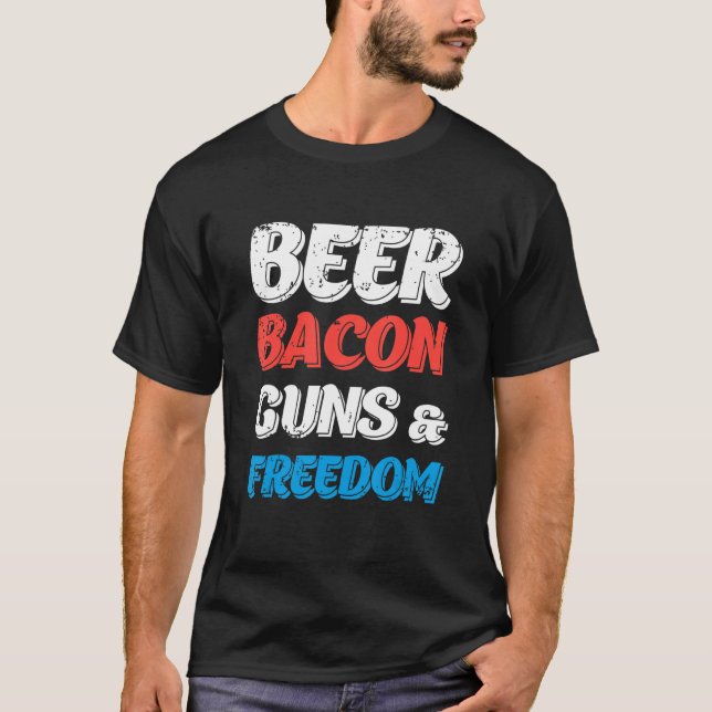Camiseta Beber Bacon Guns & Freedom 2022 4 de julio (Anverso)