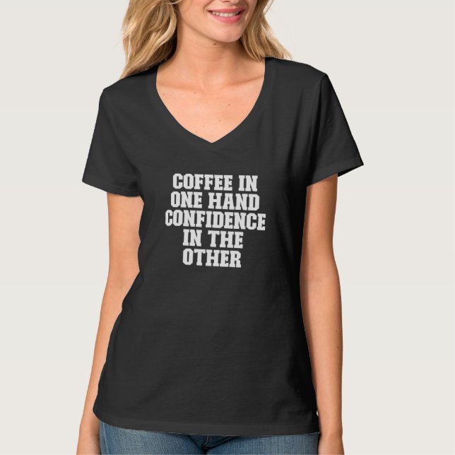 Camiseta Bebidas de café que mamá dice que viajan mamá 2022 (Anverso)