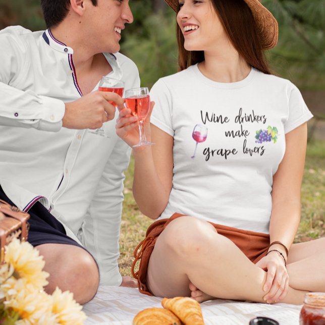 Camiseta Bebidas de vino hacen graciosos a los amantes de l (Subido por el creador)