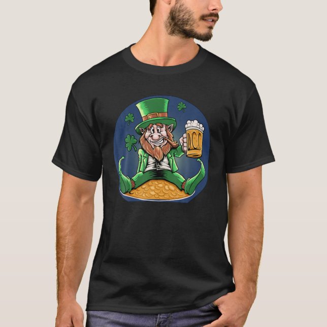Camiseta Bebiendo Leprechaun Irish Clover St Patrick's Day (Anverso)