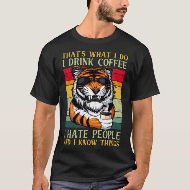 Camiseta Bebo Café Odio a la gente Sé cosas Barista (Anverso)