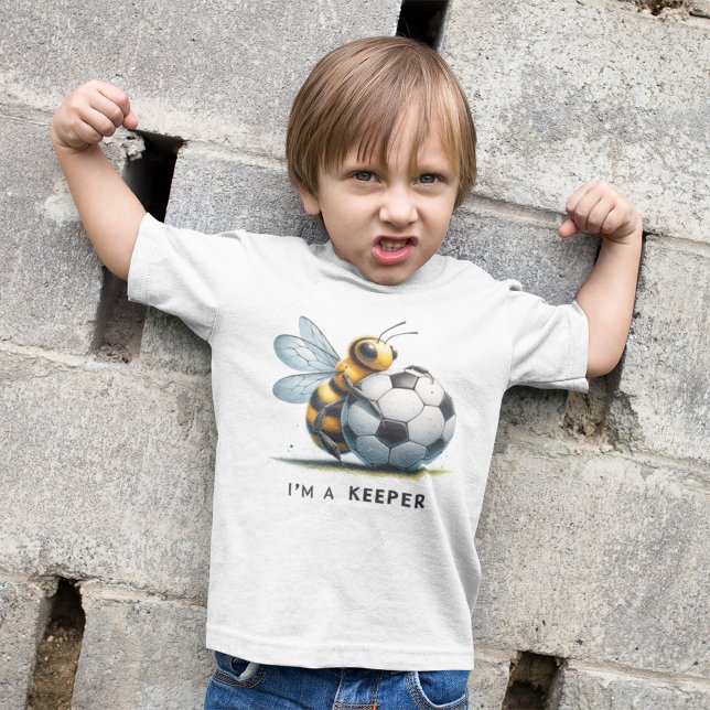 Camiseta Bee Holding Soccer Ball Artwork (Subido por el creador)