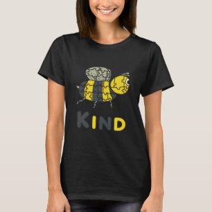 Camiseta Bee Kind Puzzle