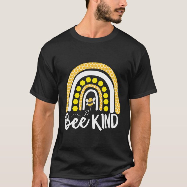 Camiseta Bee Kind Rainbow Bumble Bee Honeycomb Miel amarill (Anverso)