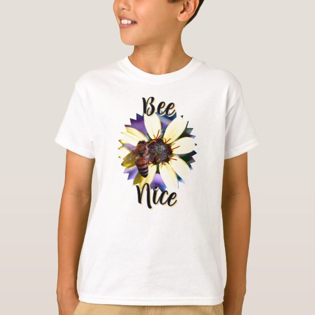 Camiseta Bee Nice Kids T-Shirt (Anverso)