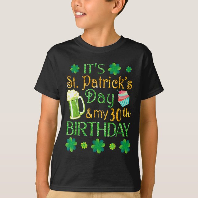 Camiseta Beer Cake &amp; Shamrocks It's St Patrick Day &amp (Anverso)
