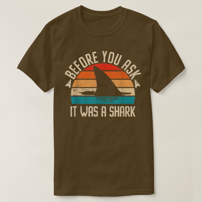 Camiseta Before You Ask It Was A Shark  Broken Bone 28  (Diseño del anverso)