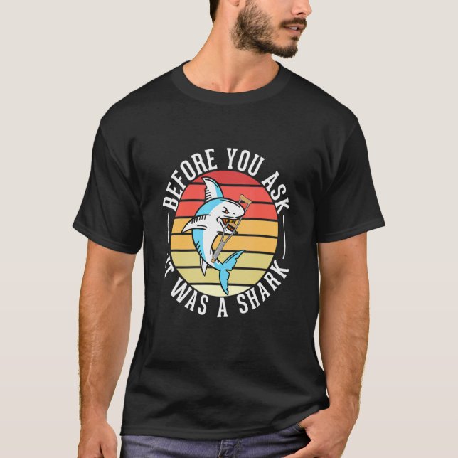 Camiseta Before You Ask It Was A Shark Funny Broken Arm Fra (Anverso)