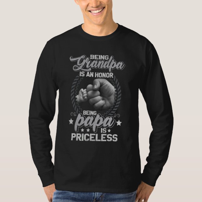 Camiseta Being Papa Is Priceless Fathers Day For Grandpa (Anverso)