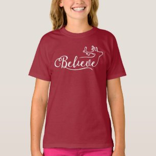 Camiseta Believe Reindeer Script – Navidad Minimal