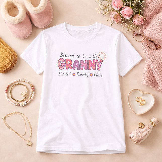 Camiseta Bendecido por ser llamado "Granny Personalized Nam (Blessed to be called Granny Personalized Names T-Shirt)