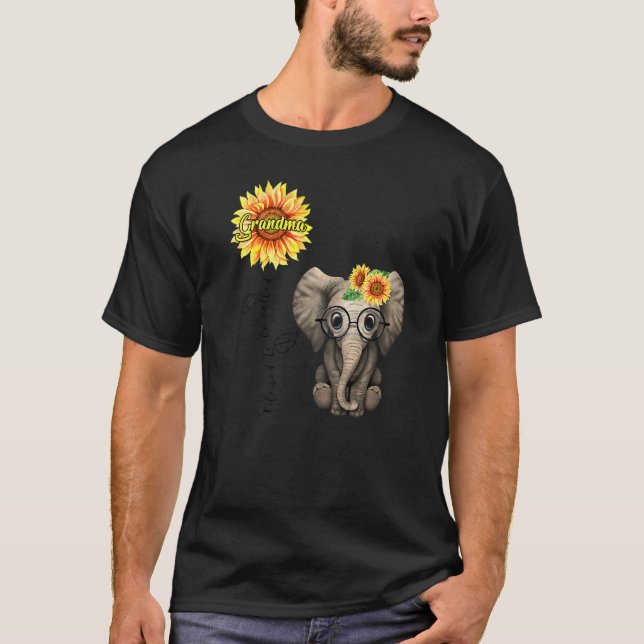 Camiseta Bendita De Ser Llamada Abuela Hippie Elephant Moth (Anverso)