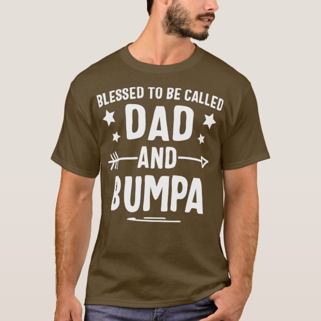 Camiseta Bendita Por Ser Llamada Día De Los Padres De Papá  (Anverso)