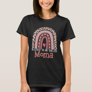 Camiseta Bendita Por Ser Llamada Moma Rainbow Leopard Print