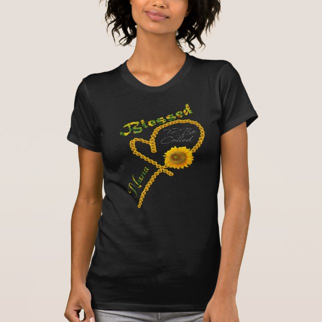 Camiseta Bendita Por Ser Llamada Nana Sunflower Heart (Anverso)