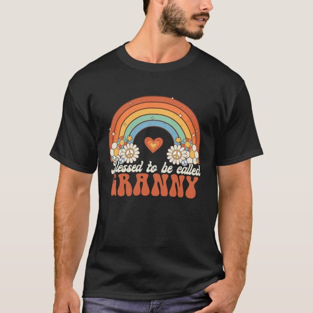 Camiseta Bendita Que Las Llamen Madres Granny Groovy Rainbo (Anverso)
