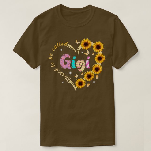 Camiseta Bendita sea llamada Gigi Sunflower Heart por mamá  (Diseño del anverso)