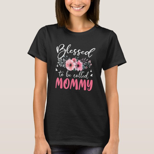 Camiseta Bendito De Ser Llamada Mamá Floral Tye Pía (Anverso)