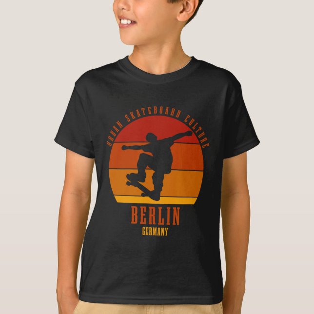 Camiseta Berlin Germany Skateboarder Urn Skateboarding 3  (Anverso)
