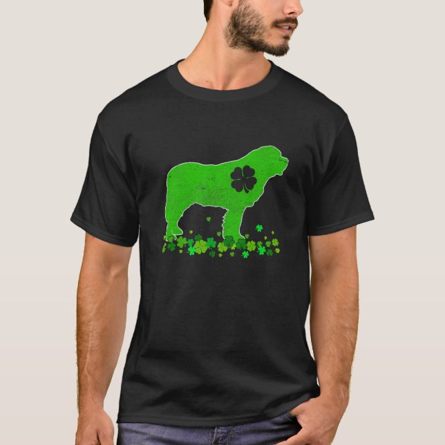 Camiseta Bernard Dog St. Patrick's Day Cute Shamrock Puppy (Anverso)