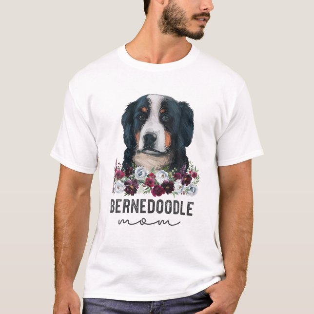 Camiseta Bernedoodle Mom Dog Mama Floral (Anverso)