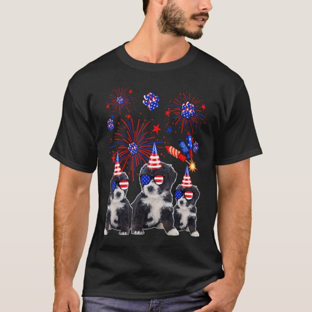 Camiseta Bernedoodle Perro Bandera Estadounidense Feliz 4 D (Anverso)
