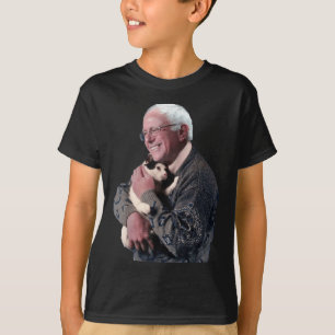 Camiseta Bernie Sanders Abrazando a un camisón de gato a un