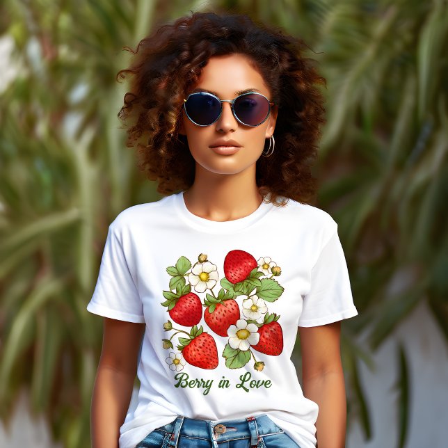 Camiseta Berry en amor fresa de fruta de verano (Berry in love summer fruit strawberry T-Shirt gifts for her)