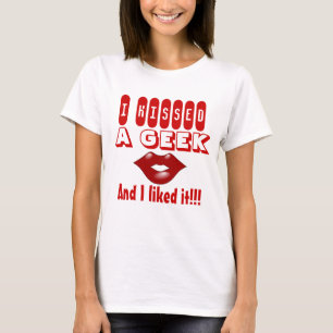 Camiseta Besa a un geek Me gusta