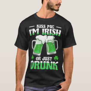 Camiseta Bésame A Irlandés O A La Cerveza Verde Oscura St P