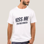 Camiseta Bésame, estoy vacunada, moderna cita graciosa T-S<br><div class="desc">"Bésame estoy vacunado" en la tipografía moderna,  linda y simple de sans serif.</div>