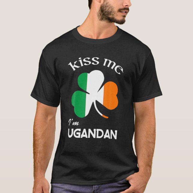 Camiseta Bésame soy el ugandés Shamrock Uganda St. Patrick' (Anverso)