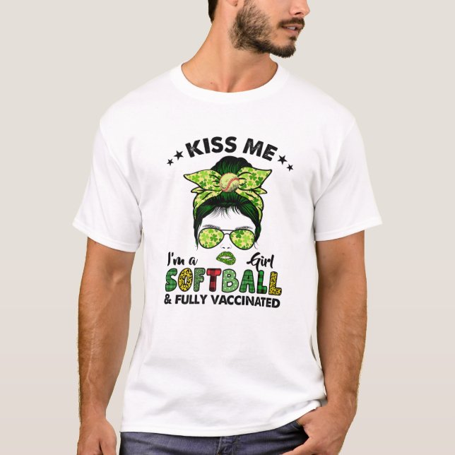 Camiseta Bésame Un Chica De Softbol Shamrock St Patri (Anverso)