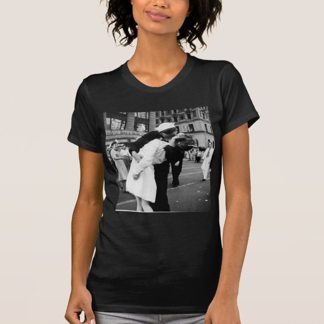 Camiseta Besar el beso legendario de la guerra adiós (Anverso)