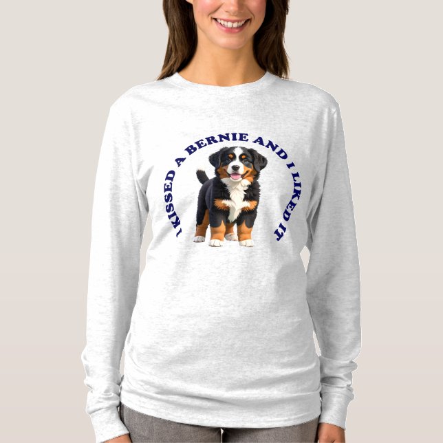 Camiseta Besé a un cachorro de montaña de Berna (Anverso)