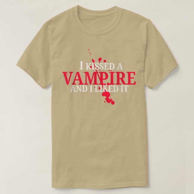 Camiseta Besé Un Vampiro Y Me Gustó (Diseño del anverso)