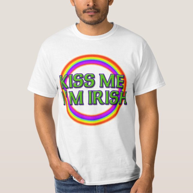 Camiseta Béseme que soy irlandés con el arco iris lleno (Anverso)