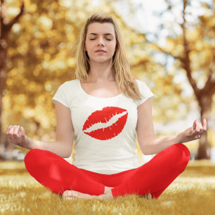 Camiseta Beso de Labial Rojo Brillante