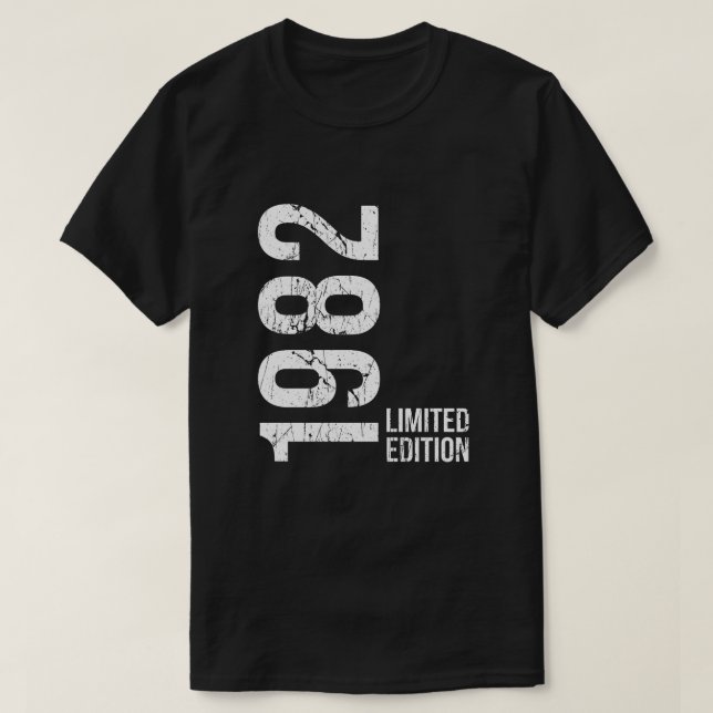 Camiseta Best of 1982 Celebrating 44 Years of Character (Diseño del anverso)