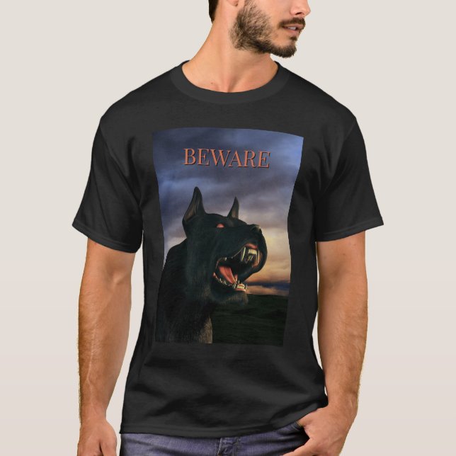 Camiseta Beware. Big, black dog T-Shirt (Anverso)