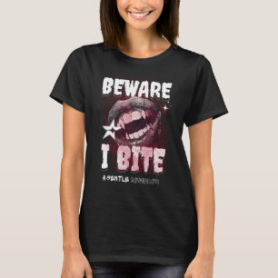 Camiseta BEWARE I BITE - Grunge Vampire Aesthetic Y2K Goth