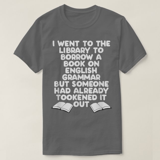 Camiseta Biblioteca leyendo libro inglés Grammar Funn (Diseño del anverso)