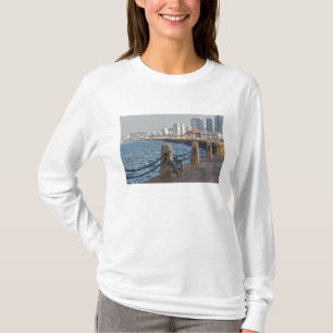 Camiseta Bicicleta en el paseo marítimo con la silueta de l