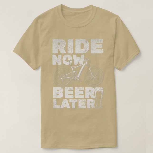 Camiseta Bicicleta Y Ciclismo De Cerveza Más Tarde En Monta (Diseño del anverso)