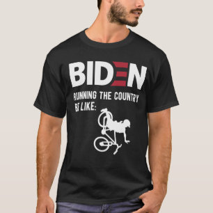 Camiseta  Biden dirigiendo el país, meme anti Biden