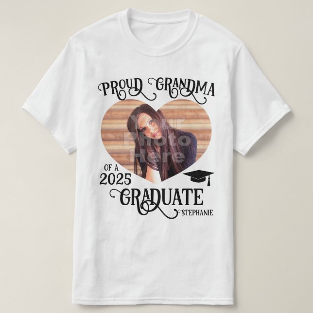 Camiseta Big Photo Heart Proud Grandma 2023 Graduation (Diseño del anverso)