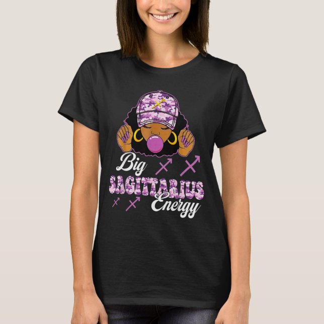 Camiseta Big Sagittarius Energy Afro Girl With Purple Camou (Anverso)
