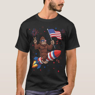 Camiseta Bigfoot 4 de julio Cohete Patriótico y Fuegos Arti