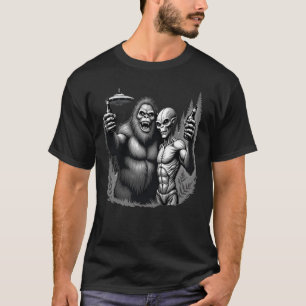 Camiseta Bigfoot Alien OVNI Divertido Bebiendo Cerveza